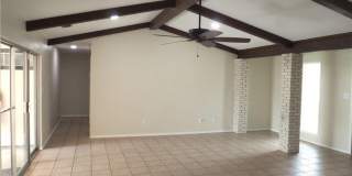 118 E Iris Avenue Gallery 3