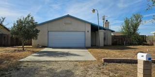 Spacious 3-Bed, 2-Bath Home with Natural Gas in California City – Convenient & Cozy! Gallery 1