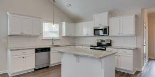 427 Amesbury Drive Gallery 24