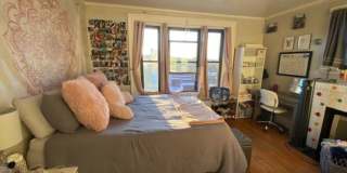 Charming 3 Bedroom-No Broker Fee Gallery 5