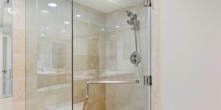 2777 Paradise Road Gallery 13
