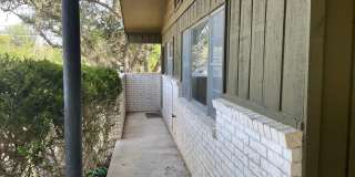 900/ 902 Hazelton Gallery 4