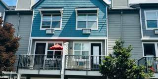 Charming Condo in Terrific Waterfront Location Gallery 1