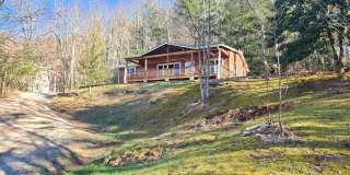 Well Maintained Swannanoa Rental! 2 BEDROOM/2 BATHROOM + BONUS ROOM Gallery 1