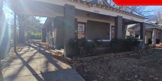 Newly Renovated 1BR/1BA Duplex near U of M Gallery 1