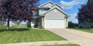 Spacious 4BR House in Ankeny Gallery 1
