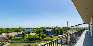 Stylish 2 bedroom, 2 bathroom Condo in East Austin. Must See Oportunity! Gallery 5