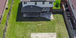 2-Story 3 Bedroom, 3 Bathroom Home with Solar Panels!!! Gallery 32