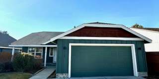 Lovely SE Single Story 3 Bedroom Home with Office! Gallery 1