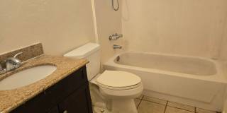 Cozy 2 Bed, 1 Bath in a duplex in Phoenix Gallery 9