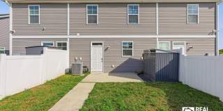 Oversized Kitchen + Prime Park Circle Location | 2BR Townhome Gallery 13