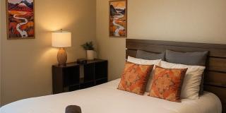 1918 Pintura Circle Gallery 26