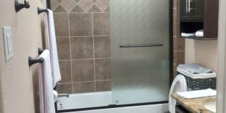 Room in 3 Bedroom Home at Arabian King Gallery 27