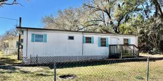 Dade City 2BR/1BA Mobile Home! Gorgeous Floors! Gallery 1