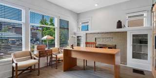 214 East Lynn Street Gallery 17