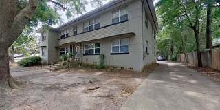 Charming Apartment with Wood Floors & Convenient Amenities Gallery 1