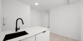 247 W Chestnut Gallery 3