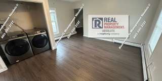 Cozy 2 Bedroom Upstairs Unit Gallery 17