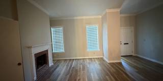 Two Story 2 bedroom, 2 bathroom home in South Highland Gallery 14