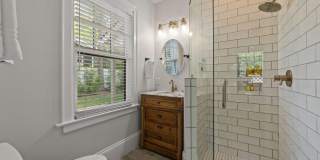 1718 Scales Street Gallery 24