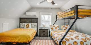 3-bedroom 3-bathroom w/a loft in historic Pendleton Heights! Gallery 16