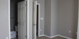 Stonegate Townhouse w/ 3 br/3 1/2 baths!! Gallery 19