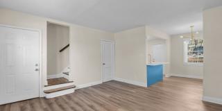 Spacious 1 Bedroom Duplex in Trinity Park, blocks from Duke! - Renovated & Pet Friendly Gallery 10