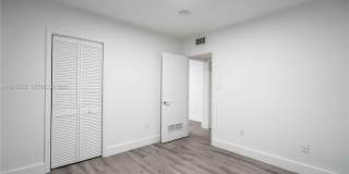 1950 NW 2nd Ct Gallery 9