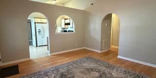 AVAILABLE NOW! (Pet Friendly) Gallery 5