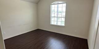 210 South Tesch Street Gallery 7