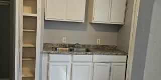 2 bed/ 1 bath Duplex Gallery 6