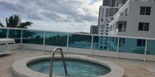 5025 Collins Ave Gallery 32
