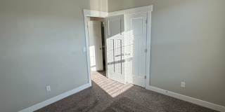 Bright and Modern 3 Bed Condo in Prime Location with Pool & Clubhouse!! Bright and Modern 3 Bed Condo in Prime Location with Pool & Clubhouse!! Gallery 17