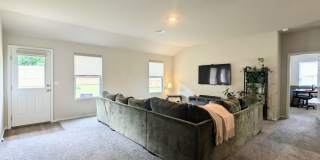 Welcome Home to Comfort and Convenience in Newcastle! Gallery 6