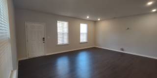 Beautiful Townhouse located in the McEwen Village! Gallery 6