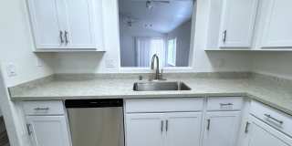 Beautiful Remodeled 3 bed, 2 bath home in convenient El Mirage neighborhood! Gallery 8