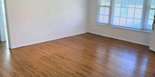 Adorable 2-bedroom home available for rent in Lakewood Mutuals! Gallery 21