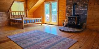 Three Bedroom Home with Spacious Yard Gallery 1