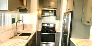 Gorgeous Remodeled Downstairs Apartment w/Patio+Prvt Laundry+Garage+Views of Canals Gallery 12