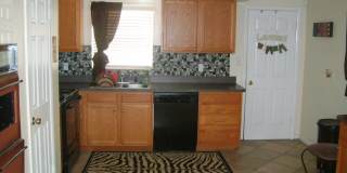 Available Fall 2026! 3 Bed/2 Bath House Right off of NW 34th St. Close to UF Gallery 4