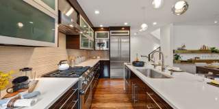 Stunning 2 Bed 3 Bath Home in Queen Anne Gallery 23