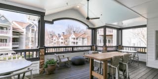 Highland Square Gallery 17