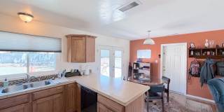 Charming 3 Bedroom, 2 Bathroom NE ABQ Home. Refrigerated Air! Spacious backyard. Near Uptown Gallery 6