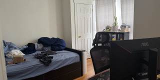 4bed 2bath unit in Somerville Gallery 7