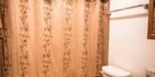 214 E 4th St Gallery 7