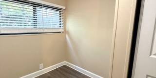 Downstairs 2BR/1BA Riverside Duplex Apartment Gallery 3