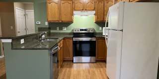 Very sharp 3 BR, 2.5 bathroom,  updated appliances, hardwood flooring Gallery 10