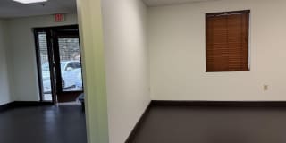 1322 E Washington Street Gallery 4