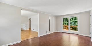 124 Holmes Oval 124 Holmes Oval Gallery 4