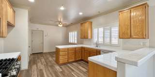 Spacious Four Bedroom Napa Home Gallery 11